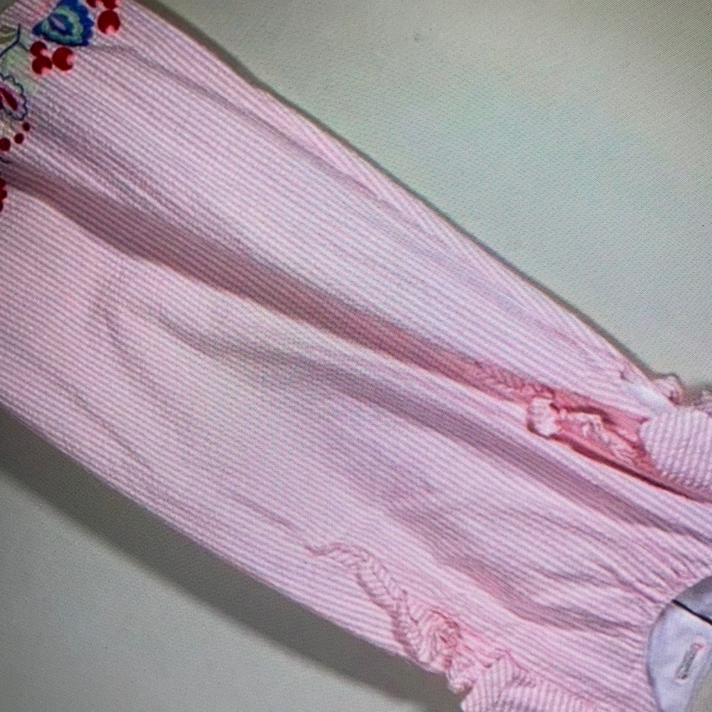 Embroidered seersucker kid’s cute blouse